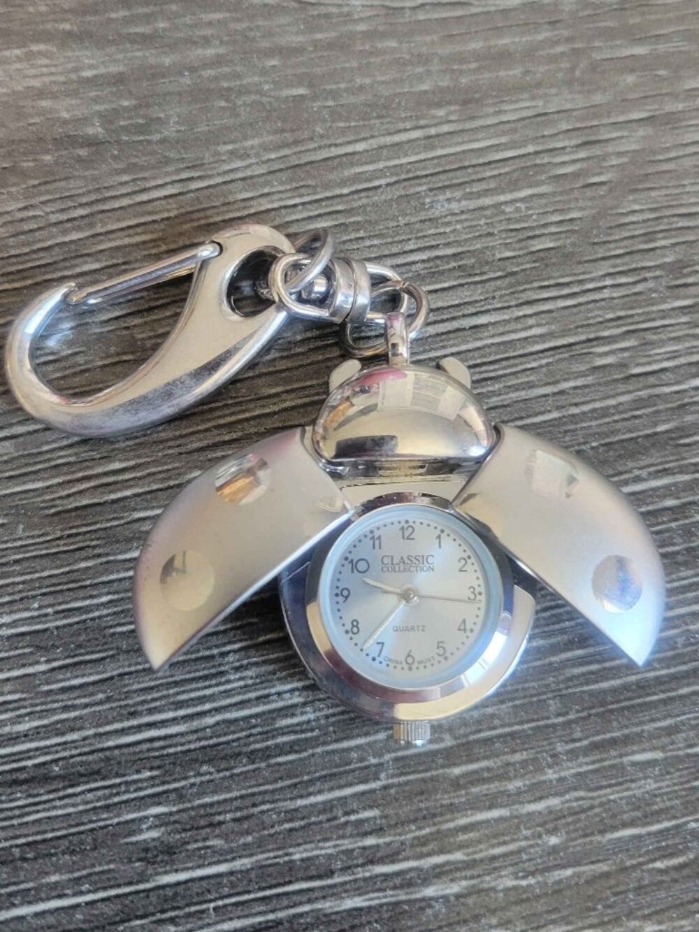 CLASSIC COLLECTION ladybudy keychain watch